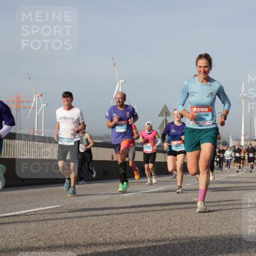 03.10.2026 - Köhlbrandbrückenlauf Yannick Fuchs http://msf.ph/oto/10777192 03.10.2026 09:43:38 Position 2 1731, 14, 1184, 1693 meine-sportfotos.de