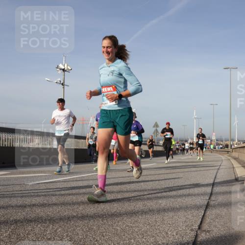 03.10.2026 - Köhlbrandbrückenlauf Yannick Fuchs http://msf.ph/oto/10777209 03.10.2026 09:43:39 Position 2 14, 8 meine-sportfotos.de
