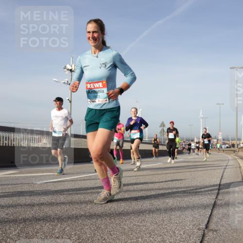 03.10.2026 - Köhlbrandbrückenlauf Yannick Fuchs http://msf.ph/oto/10777213 03.10.2026 09:43:39 Position 2 14, 1693 meine-sportfotos.de