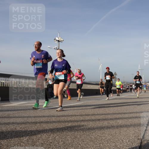 03.10.2026 - Köhlbrandbrückenlauf Yannick Fuchs http://msf.ph/oto/10777227 03.10.2026 09:43:40 Position 2 1181, 121 meine-sportfotos.de