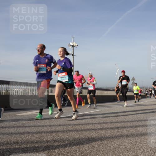 03.10.2026 - Köhlbrandbrückenlauf Yannick Fuchs http://msf.ph/oto/10777231 03.10.2026 09:43:41 Position 2 14, 1181, 1184 meine-sportfotos.de
