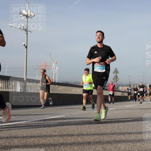 03.10.2026 - Köhlbrandbrückenlauf Yannick Fuchs http://msf.ph/oto/10777257 03.10.2026 09:43:43 Position 2 2409, 1047 meine-sportfotos.de