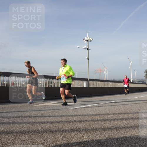 03.10.2026 - Köhlbrandbrückenlauf Yannick Fuchs http://msf.ph/oto/10777288 03.10.2026 09:43:45 Position 2  meine-sportfotos.de