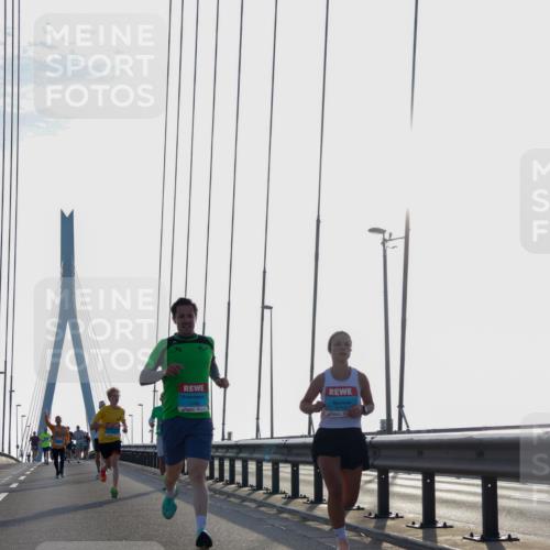 03.10.2026 - Köhlbrandbrückenlauf Yannick Fuchs http://msf.ph/oto/10777308 03.10.2026 09:21:07 Position 1 3763 meine-sportfotos.de