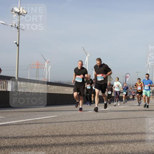 03.10.2026 - Köhlbrandbrückenlauf Yannick Fuchs http://msf.ph/oto/10777321 03.10.2026 09:43:48 Position 2 2623 meine-sportfotos.de
