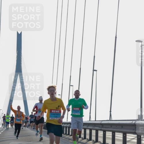 03.10.2026 - Köhlbrandbrückenlauf Yannick Fuchs http://msf.ph/oto/10777330 03.10.2026 09:21:09 Position 1 1296, 1760 meine-sportfotos.de