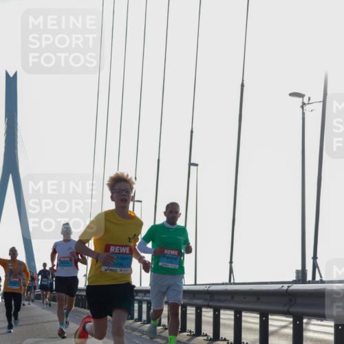 03.10.2026 - Köhlbrandbrückenlauf Yannick Fuchs http://msf.ph/oto/10777336 03.10.2026 09:21:09 Position 1 296 meine-sportfotos.de
