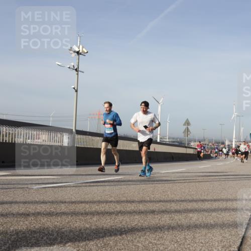 03.10.2026 - Köhlbrandbrückenlauf Yannick Fuchs http://msf.ph/oto/10777437 03.10.2026 09:43:56 Position 2  meine-sportfotos.de