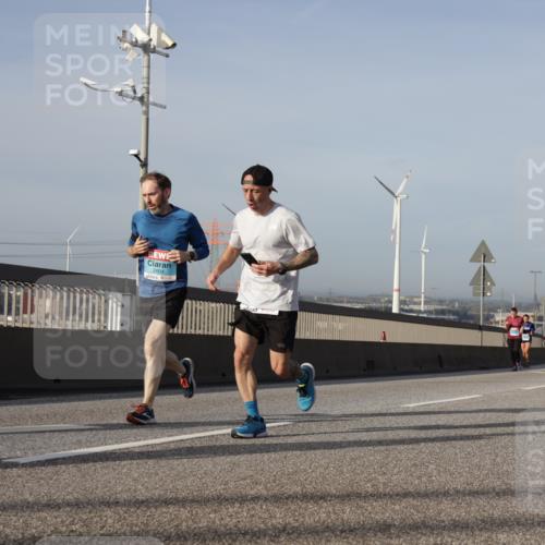 03.10.2026 - Köhlbrandbrückenlauf Yannick Fuchs http://msf.ph/oto/10777447 03.10.2026 09:43:56 Position 2  meine-sportfotos.de