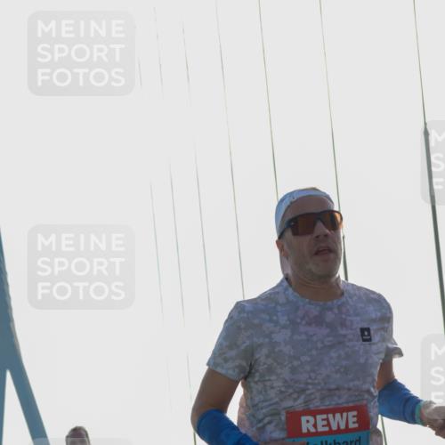 03.10.2026 - Köhlbrandbrückenlauf Yannick Fuchs http://msf.ph/oto/10777460 03.10.2026 09:21:18 Position 1 1064 meine-sportfotos.de