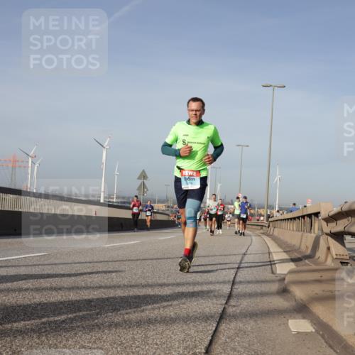 03.10.2026 - Köhlbrandbrückenlauf Yannick Fuchs http://msf.ph/oto/10777466 03.10.2026 09:43:59 Position 2 074, 8 meine-sportfotos.de
