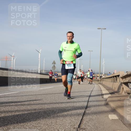 03.10.2026 - Köhlbrandbrückenlauf Yannick Fuchs http://msf.ph/oto/10777469 03.10.2026 09:43:59 Position 2  meine-sportfotos.de