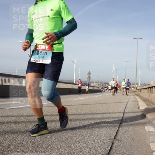 03.10.2026 - Köhlbrandbrückenlauf Yannick Fuchs http://msf.ph/oto/10777493 03.10.2026 09:44:00 Position 2 1111111, 2074 meine-sportfotos.de