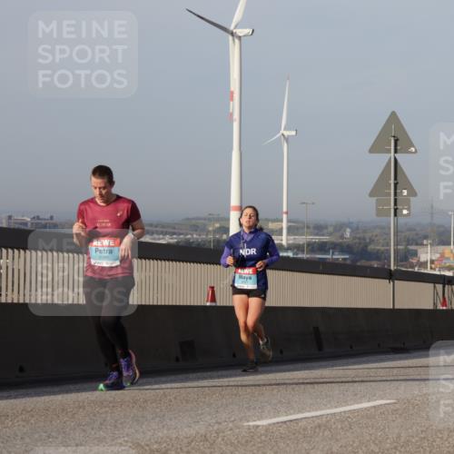 03.10.2026 - Köhlbrandbrückenlauf Yannick Fuchs http://msf.ph/oto/10777504 03.10.2026 09:44:02 Position 2 42, 195, 2669, 2973 meine-sportfotos.de