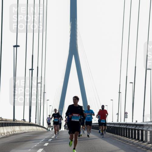 03.10.2026 - Köhlbrandbrückenlauf Yannick Fuchs http://msf.ph/oto/10777505 03.10.2026 09:21:23 Position 1 2194 meine-sportfotos.de
