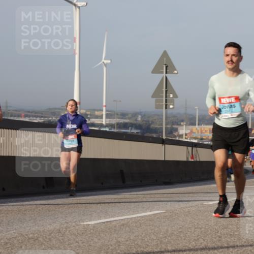 03.10.2026 - Köhlbrandbrückenlauf Yannick Fuchs http://msf.ph/oto/10777512 03.10.2026 09:44:02 Position 2 2988, 2973 meine-sportfotos.de