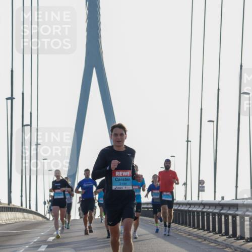 03.10.2026 - Köhlbrandbrückenlauf Yannick Fuchs http://msf.ph/oto/10777513 03.10.2026 09:21:24 Position 1 2194 meine-sportfotos.de