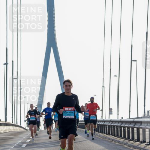 03.10.2026 - Köhlbrandbrückenlauf Yannick Fuchs http://msf.ph/oto/10777516 03.10.2026 09:21:24 Position 1 2194 meine-sportfotos.de
