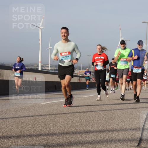 03.10.2026 - Köhlbrandbrückenlauf Yannick Fuchs http://msf.ph/oto/10777526 03.10.2026 09:44:03 Position 2 2973 meine-sportfotos.de