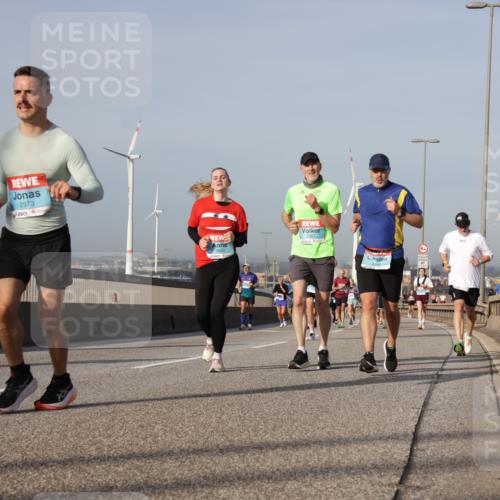 03.10.2026 - Köhlbrandbrückenlauf Yannick Fuchs http://msf.ph/oto/10777539 03.10.2026 09:44:04 Position 2 2973 meine-sportfotos.de