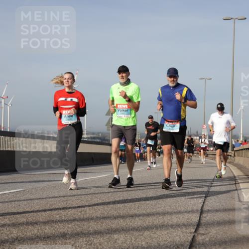 03.10.2026 - Köhlbrandbrückenlauf Yannick Fuchs http://msf.ph/oto/10777546 03.10.2026 09:44:05 Position 2 2630 meine-sportfotos.de