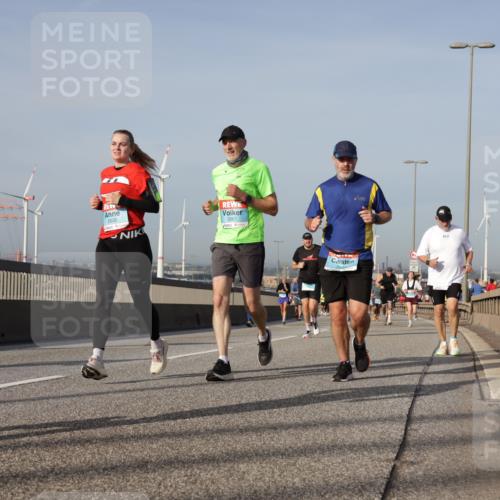 03.10.2026 - Köhlbrandbrückenlauf Yannick Fuchs http://msf.ph/oto/10777551 03.10.2026 09:44:05 Position 2 2630, 3367 meine-sportfotos.de