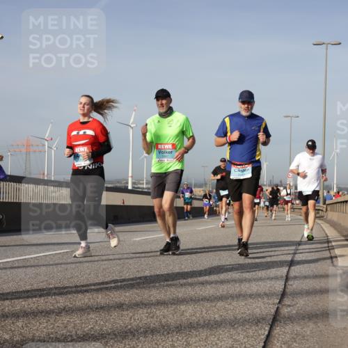 03.10.2026 - Köhlbrandbrückenlauf Yannick Fuchs http://msf.ph/oto/10777554 03.10.2026 09:44:05 Position 2  meine-sportfotos.de