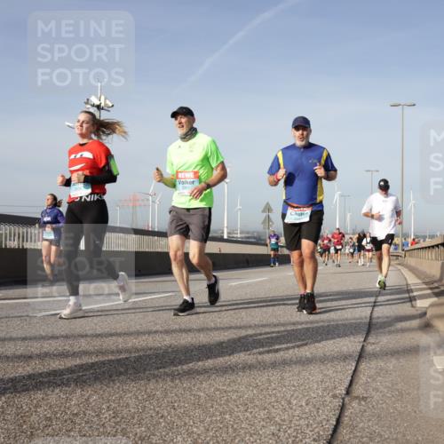 03.10.2026 - Köhlbrandbrückenlauf Yannick Fuchs http://msf.ph/oto/10777565 03.10.2026 09:44:06 Position 2 900, 3367 meine-sportfotos.de