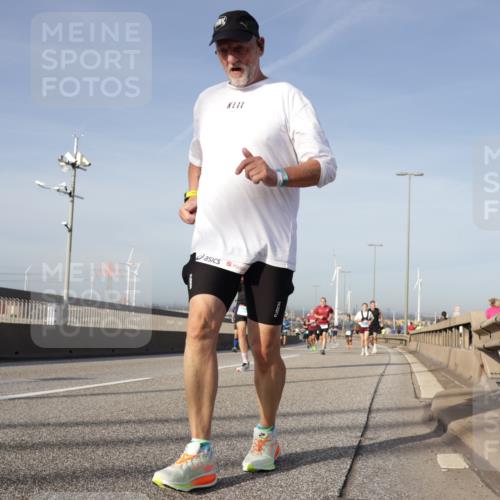 03.10.2026 - Köhlbrandbrückenlauf Yannick Fuchs http://msf.ph/oto/10777591 03.10.2026 09:44:08 Position 2  meine-sportfotos.de