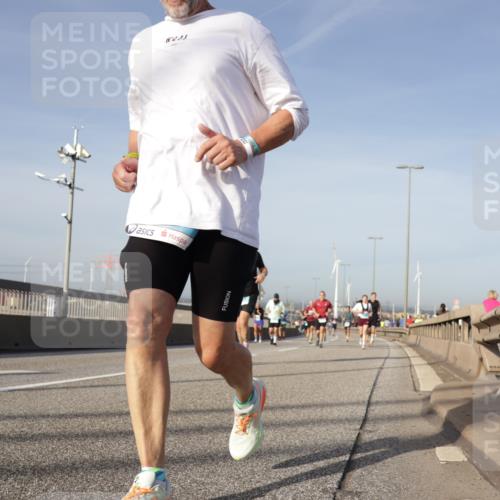 03.10.2026 - Köhlbrandbrückenlauf Yannick Fuchs http://msf.ph/oto/10777593 03.10.2026 09:44:08 Position 2 8231 meine-sportfotos.de