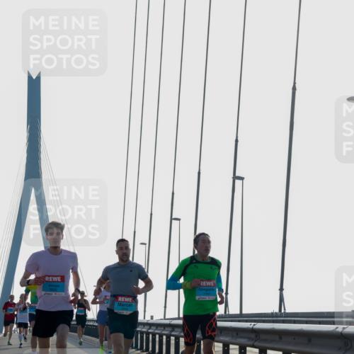 03.10.2026 - Köhlbrandbrückenlauf Yannick Fuchs http://msf.ph/oto/10777646 03.10.2026 09:21:36 Position 1  meine-sportfotos.de
