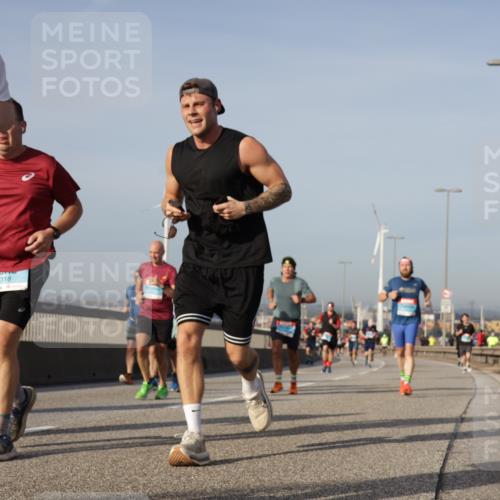 03.10.2026 - Köhlbrandbrückenlauf Yannick Fuchs http://msf.ph/oto/10777673 03.10.2026 09:44:14 Position 2 7, 2318 meine-sportfotos.de