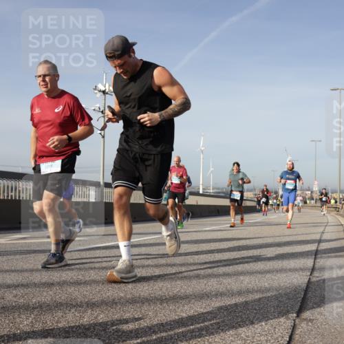 03.10.2026 - Köhlbrandbrückenlauf Yannick Fuchs http://msf.ph/oto/10777690 03.10.2026 09:44:15 Position 2 2318 meine-sportfotos.de