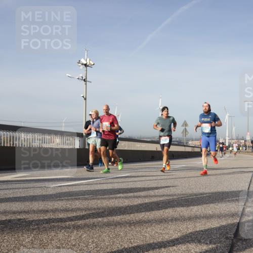 03.10.2026 - Köhlbrandbrückenlauf Yannick Fuchs http://msf.ph/oto/10777702 03.10.2026 09:44:16 Position 2 2420 meine-sportfotos.de