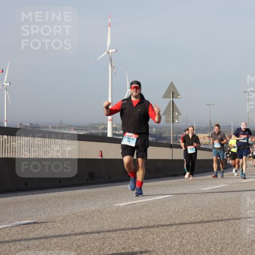 03.10.2026 - Köhlbrandbrückenlauf Yannick Fuchs http://msf.ph/oto/10777752 03.10.2026 09:44:20 Position 2  meine-sportfotos.de