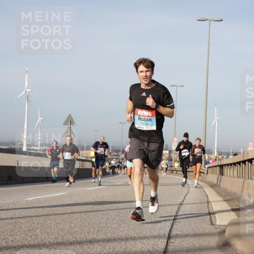 03.10.2026 - Köhlbrandbrückenlauf Yannick Fuchs http://msf.ph/oto/10777775 03.10.2026 09:44:22 Position 2 1118 meine-sportfotos.de