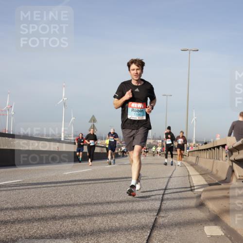 03.10.2026 - Köhlbrandbrückenlauf Yannick Fuchs http://msf.ph/oto/10777782 03.10.2026 09:44:22 Position 2 1118, 8 meine-sportfotos.de