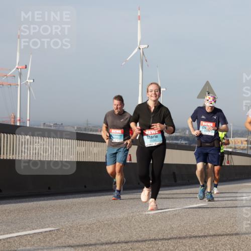 03.10.2026 - Köhlbrandbrückenlauf Yannick Fuchs http://msf.ph/oto/10777808 03.10.2026 09:44:25 Position 2 3033, 3130 meine-sportfotos.de