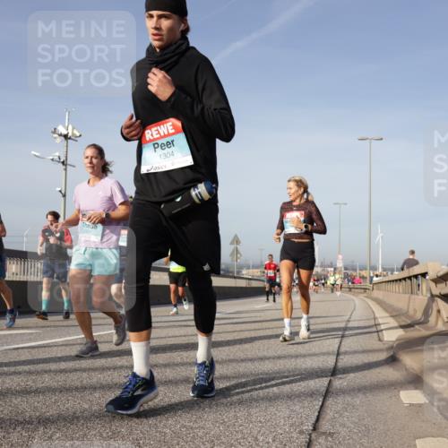 03.10.2026 - Köhlbrandbrückenlauf Yannick Fuchs http://msf.ph/oto/10777855 03.10.2026 09:44:28 Position 2 2609, 1304 meine-sportfotos.de