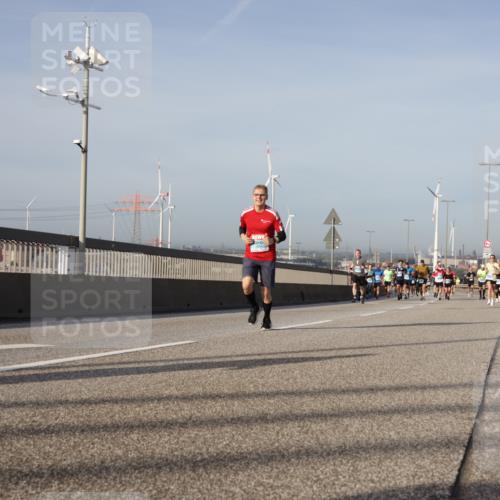 03.10.2026 - Köhlbrandbrückenlauf Yannick Fuchs http://msf.ph/oto/10777906 03.10.2026 09:44:31 Position 2  meine-sportfotos.de