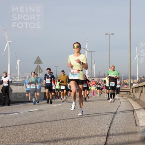 03.10.2026 - Köhlbrandbrückenlauf Yannick Fuchs http://msf.ph/oto/10777976 03.10.2026 09:44:38 Position 2 1404 meine-sportfotos.de