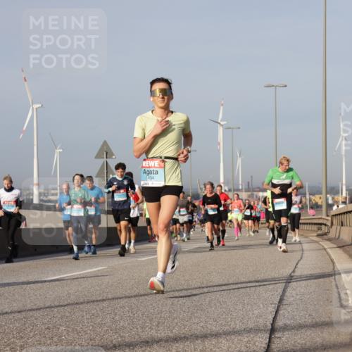 03.10.2026 - Köhlbrandbrückenlauf Yannick Fuchs http://msf.ph/oto/10777986 03.10.2026 09:44:38 Position 2 1404 meine-sportfotos.de
