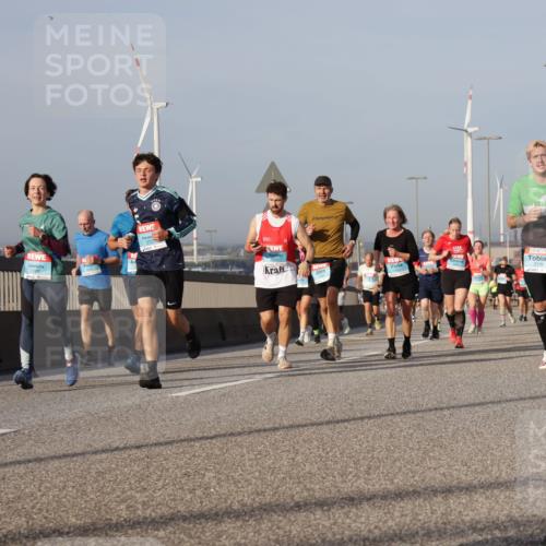 03.10.2026 - Köhlbrandbrückenlauf Yannick Fuchs http://msf.ph/oto/10778010 03.10.2026 09:44:40 Position 2 3720, 4116, 2136 meine-sportfotos.de