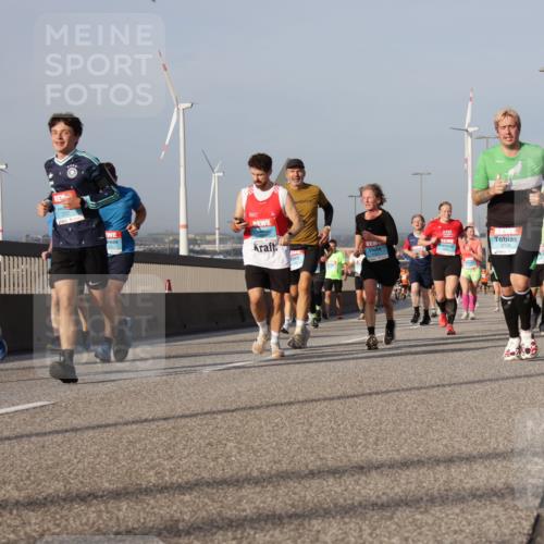 03.10.2026 - Köhlbrandbrückenlauf Yannick Fuchs http://msf.ph/oto/10778019 03.10.2026 09:44:41 Position 2 3720, 2136 meine-sportfotos.de
