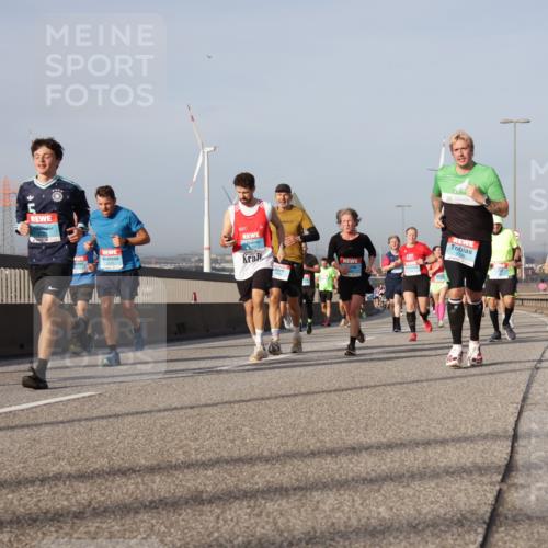 03.10.2026 - Köhlbrandbrückenlauf Yannick Fuchs http://msf.ph/oto/10778022 03.10.2026 09:44:41 Position 2  meine-sportfotos.de