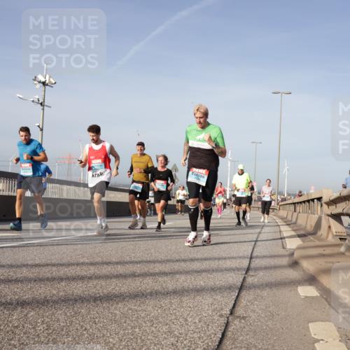 03.10.2026 - Köhlbrandbrückenlauf Yannick Fuchs http://msf.ph/oto/10778041 03.10.2026 09:44:43 Position 2 8 meine-sportfotos.de