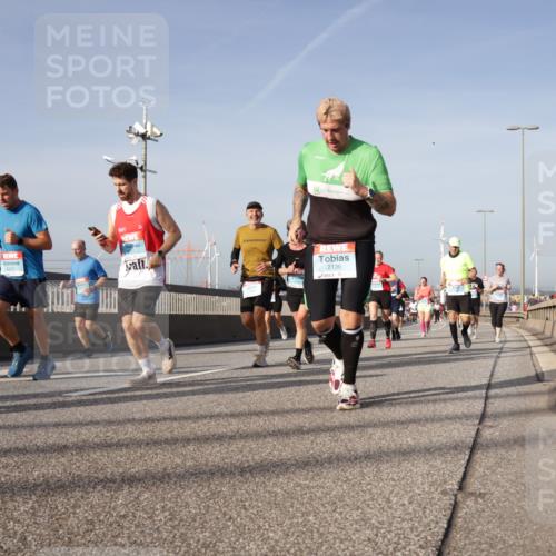 03.10.2026 - Köhlbrandbrückenlauf Yannick Fuchs http://msf.ph/oto/10778054 03.10.2026 09:44:43 Position 2 2136 meine-sportfotos.de