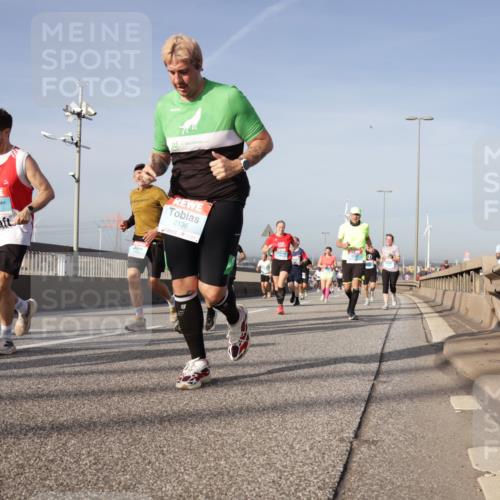 03.10.2026 - Köhlbrandbrückenlauf Yannick Fuchs http://msf.ph/oto/10778059 03.10.2026 09:44:44 Position 2 2136 meine-sportfotos.de