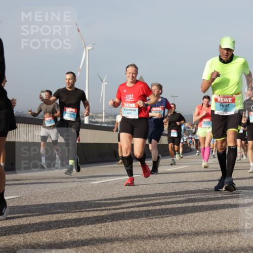 03.10.2026 - Köhlbrandbrückenlauf Yannick Fuchs http://msf.ph/oto/10778064 03.10.2026 09:44:44 Position 2 1591, 1350, 2081 meine-sportfotos.de