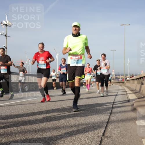 03.10.2026 - Köhlbrandbrückenlauf Yannick Fuchs http://msf.ph/oto/10778092 03.10.2026 09:44:46 Position 2 2081, 1350, 2723, 2171 meine-sportfotos.de